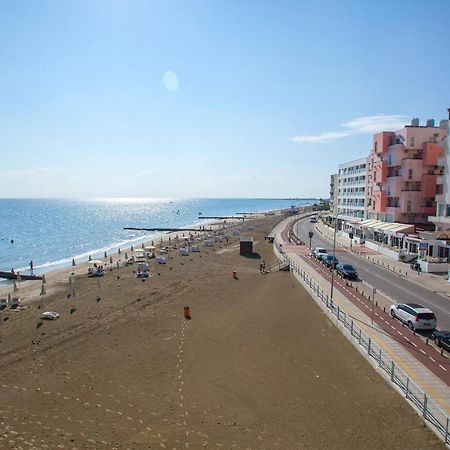 Mackenzie Beachfront Eftyhia Suite Larnaca Extérieur photo
