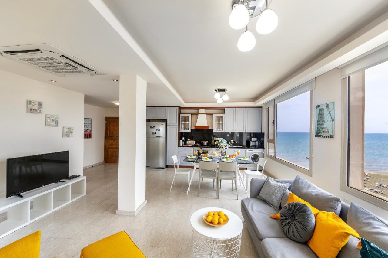 Mackenzie Beachfront Eftyhia Suite Larnaca Extérieur photo