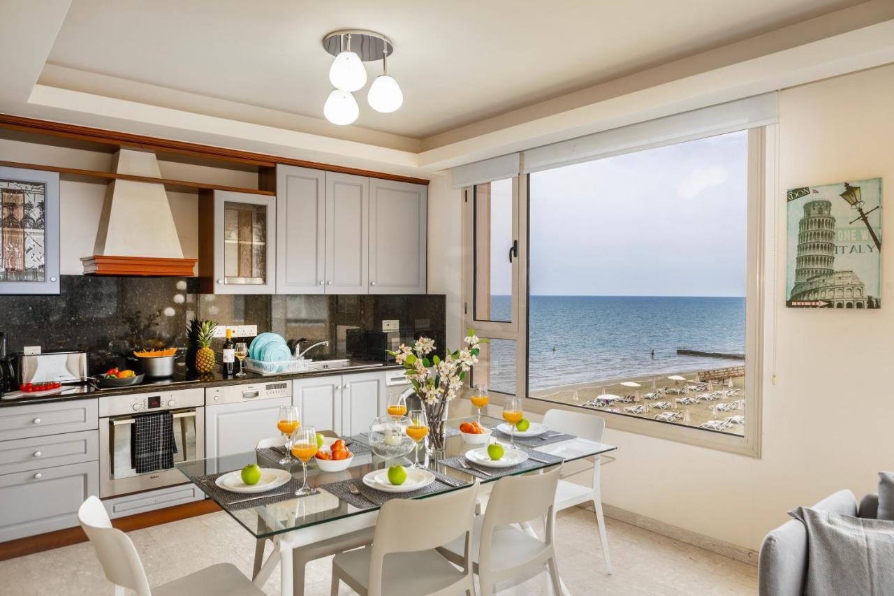 Mackenzie Beachfront Eftyhia Suite Larnaca Extérieur photo