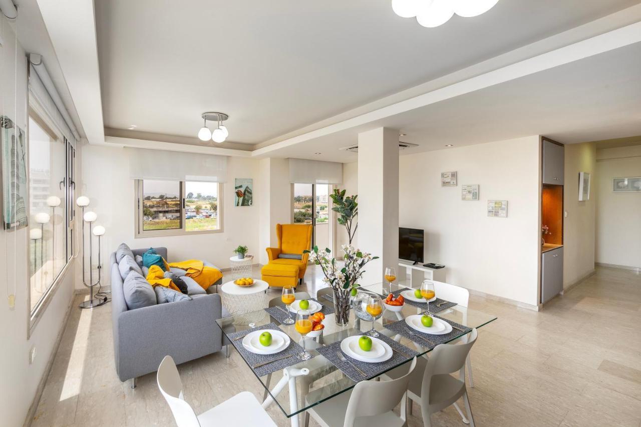 Mackenzie Beachfront Eftyhia Suite Larnaca Extérieur photo