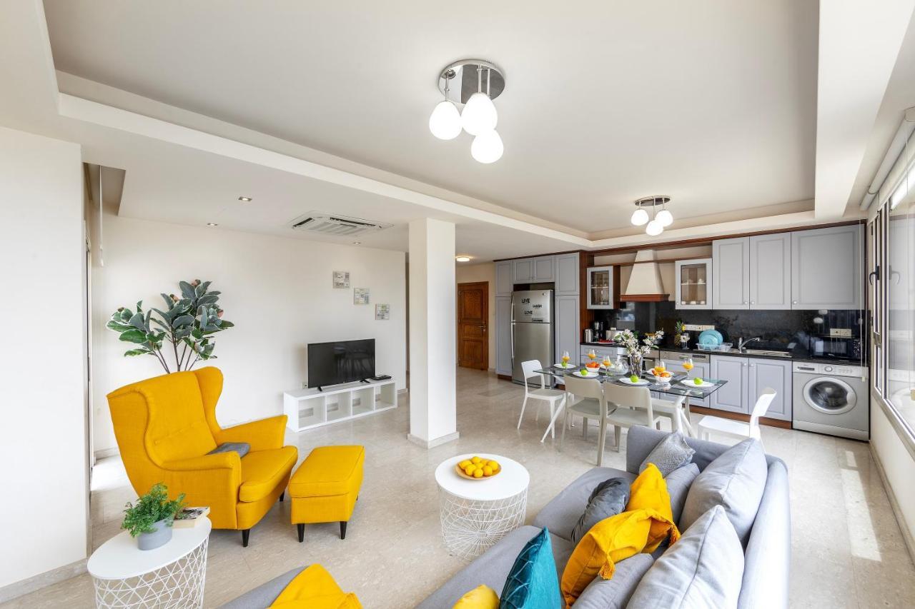 Mackenzie Beachfront Eftyhia Suite Larnaca Extérieur photo