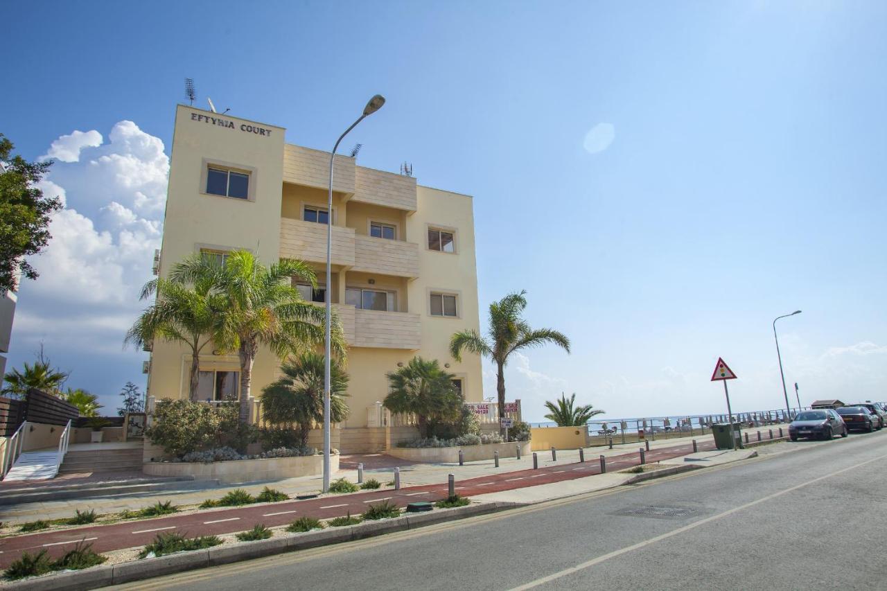 Mackenzie Beachfront Eftyhia Suite Larnaca Extérieur photo